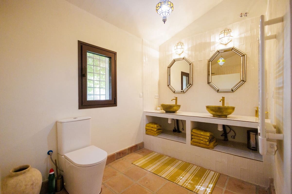 5 soveværelse Finca/Landehus til salg i Comares med swimmingpool garage - € 1.650.000 (Ref: 9302816)