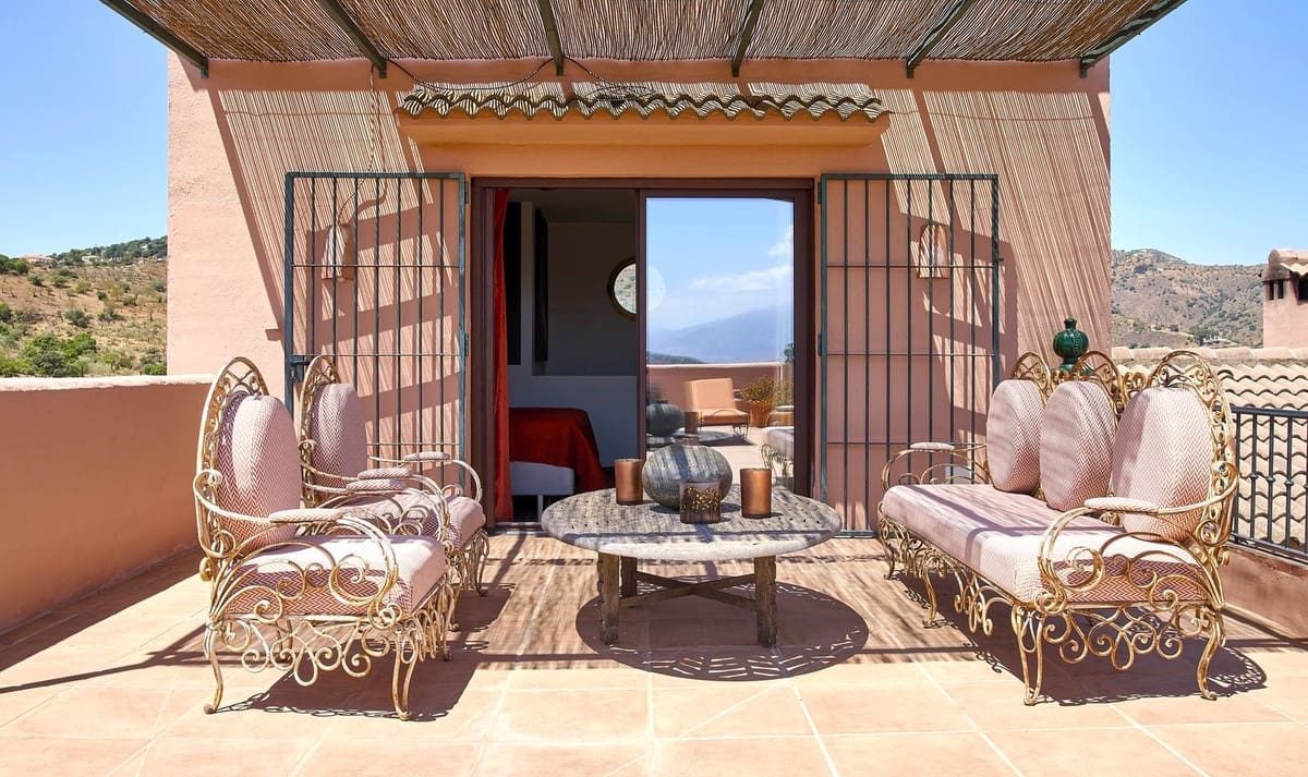 5 soveværelse Finca/Landehus til salg i Comares med swimmingpool garage - € 1.650.000 (Ref: 9302816)