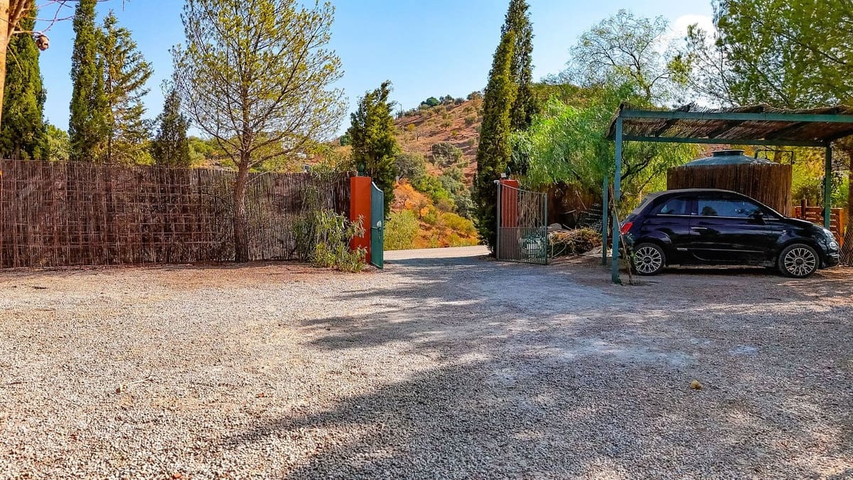 5 soveværelse Finca/Landehus til salg i Comares med swimmingpool garage - € 1.650.000 (Ref: 9302816)