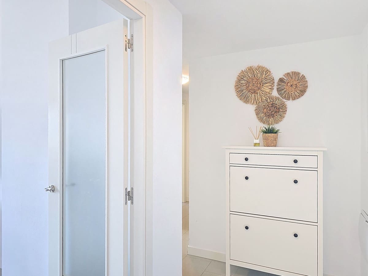 2 soveværelse Lejlighed til salg i Torre del Mar med swimmingpool garage - € 339.000 (Ref: 9303845)