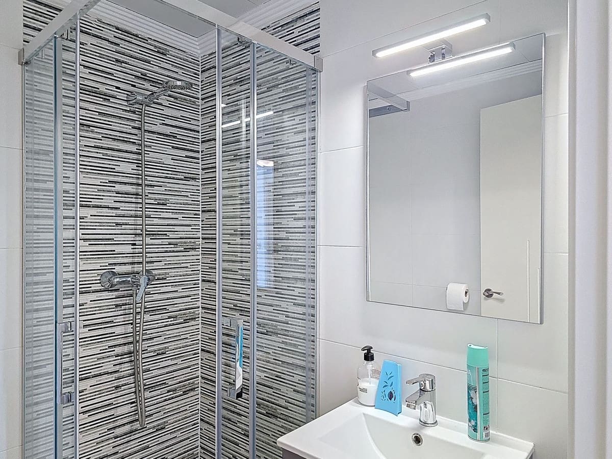 2 soveværelse Lejlighed til salg i Torre del Mar med swimmingpool garage - € 339.000 (Ref: 9303845)