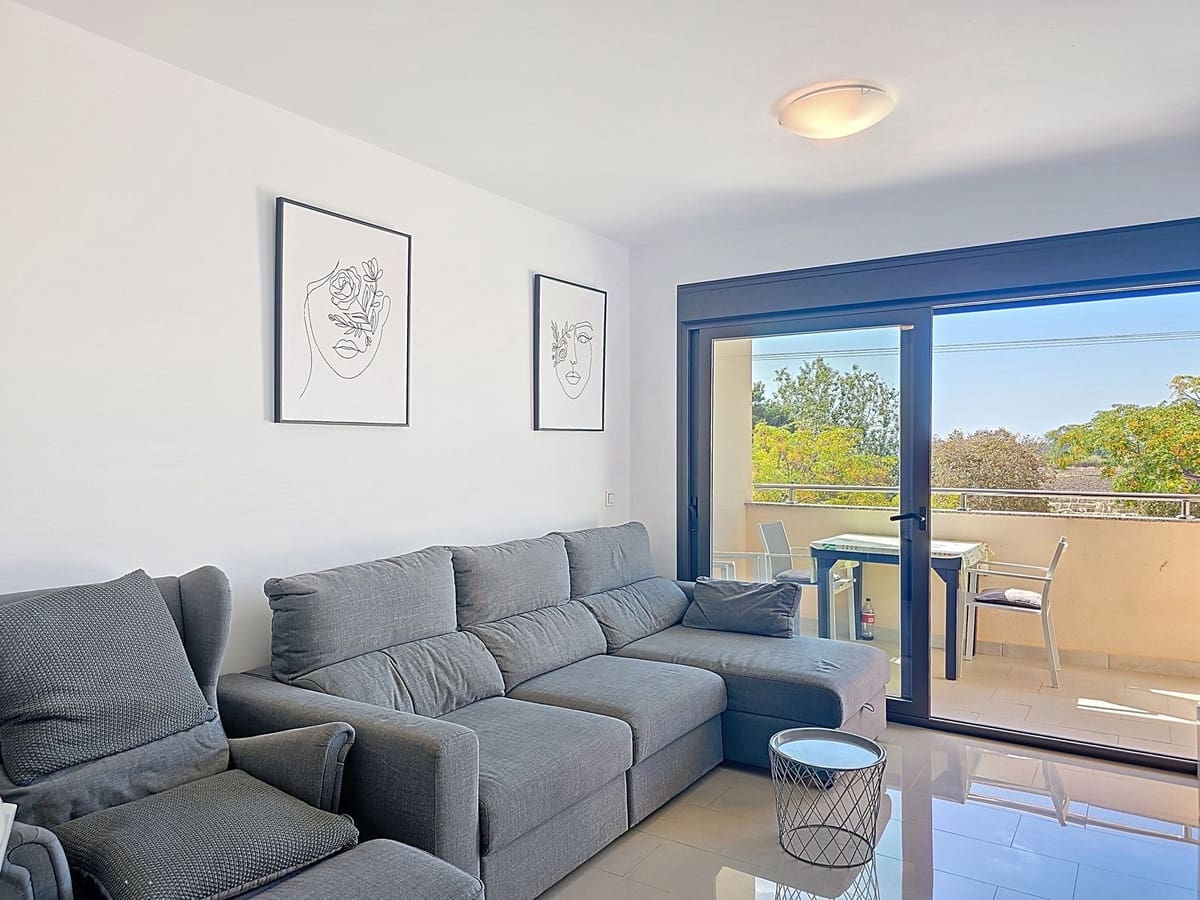 2 soverom Leilighet til salgs i Torre del Mar med svømmebasseng garasje - € 339 000 (Ref: 9303845)