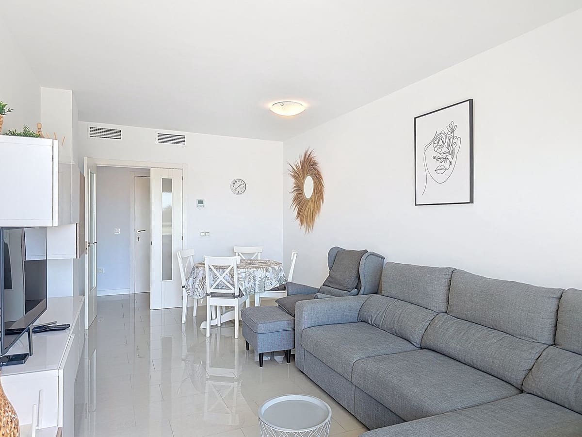 2 soverom Leilighet til salgs i Torre del Mar med svømmebasseng garasje - € 339 000 (Ref: 9303845)