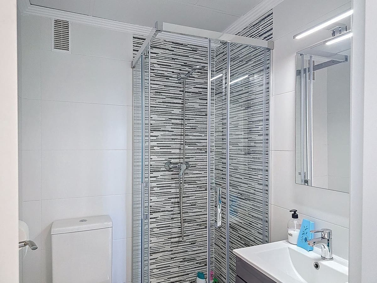 2 soverom Leilighet til salgs i Torre del Mar med svømmebasseng garasje - € 339 000 (Ref: 9303845)