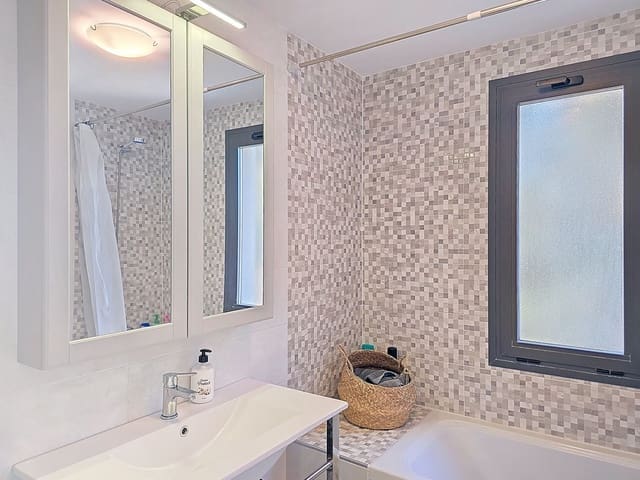 2 soveværelse Lejlighed til salg i Torre del Mar, Vélez-Málaga med swimmingpool garage - € 339.000 (Ref: 9303845)