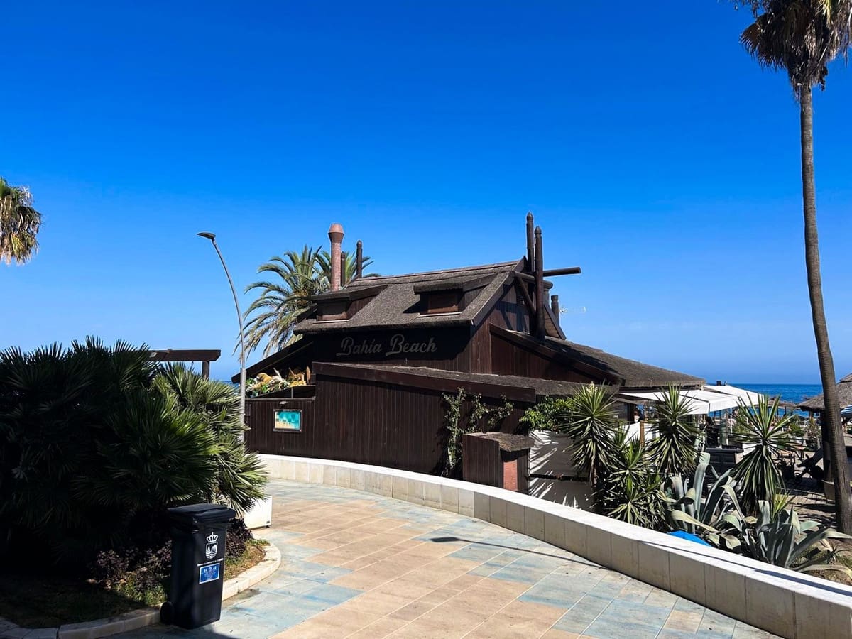 2 Zimmer Apartment zu verkaufen in Estepona mit Garage - 550.000 € (Ref: 9314483)