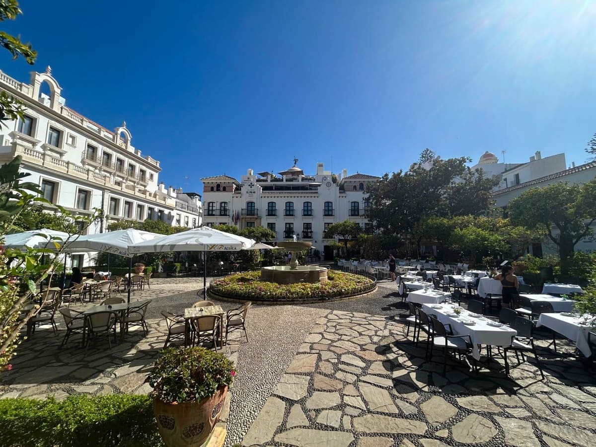 2 Zimmer Apartment zu verkaufen in Estepona mit Garage - 550.000 € (Ref: 9314483)