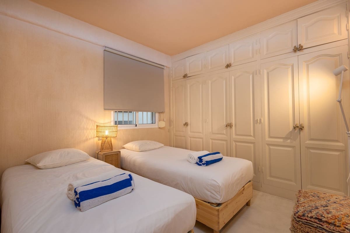 2 slaapkamer Appartement te koop in Estepona met garage - € 475.000 (Ref: 9314483)