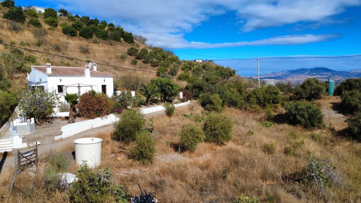 3 bedroom Finca/Country House for sale in Alora with pool garage - € 199,000 (Ref: 9344078)