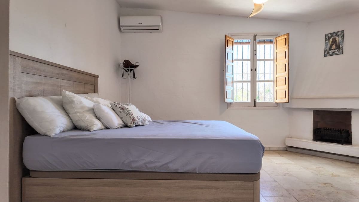 3 bedroom Finca/Country House for sale in Alora with pool garage - € 199,000 (Ref: 9344078)