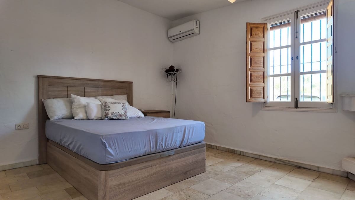 3 bedroom Finca/Country House for sale in Alora with pool garage - € 199,000 (Ref: 9344078)