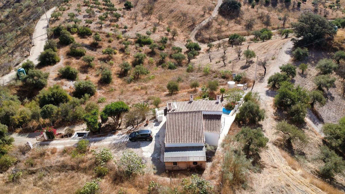 3 bedroom Finca/Country House for sale in Alora with pool garage - € 199,000 (Ref: 9344078)