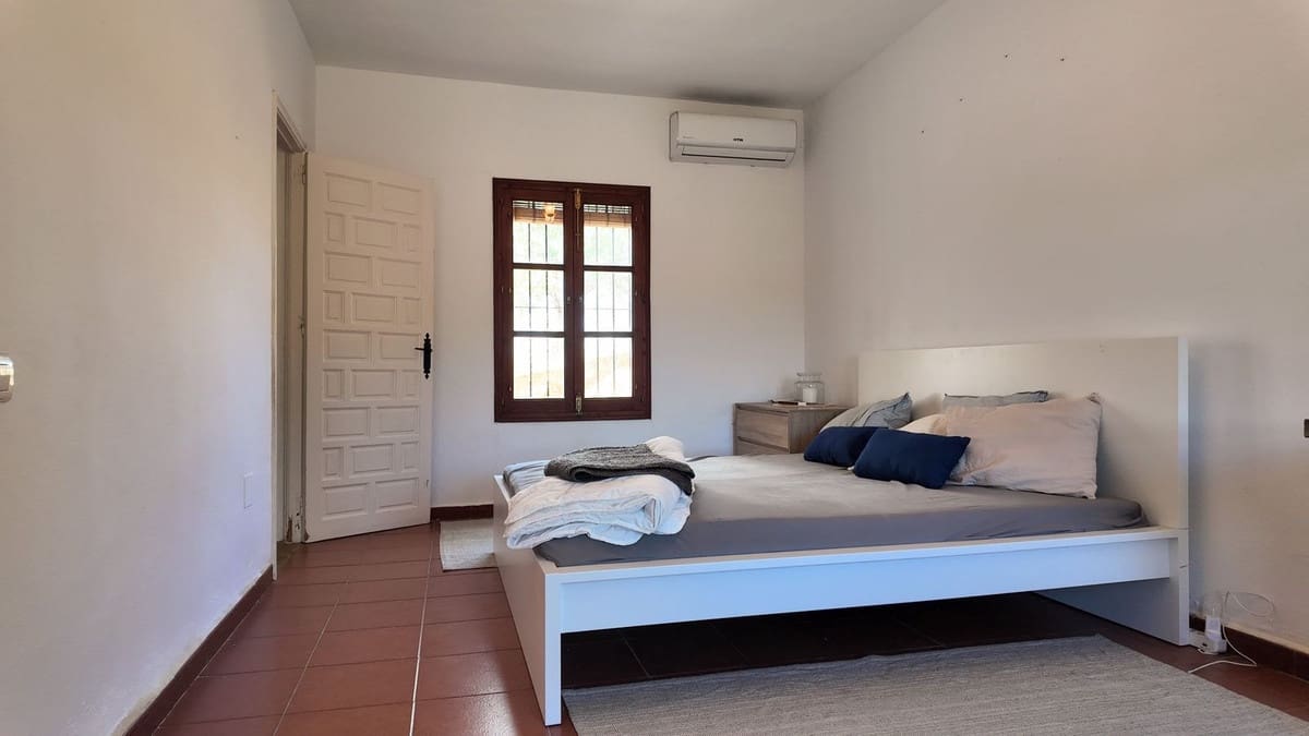 3 bedroom Finca/Country House for sale in Alora with pool garage - € 199,000 (Ref: 9344078)