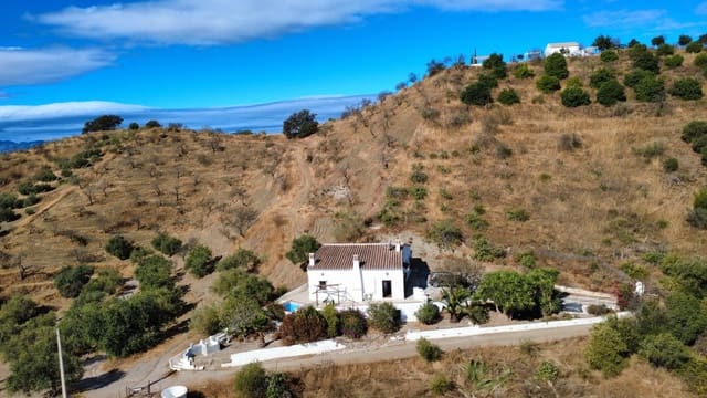 3 bedroom Finca/Country House for sale in Alora with pool garage - € 199,000 (Ref: 9344078)