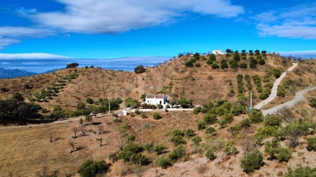 3 bedroom Finca/Country House for sale in Alora with pool garage - € 199,000 (Ref: 9344078)