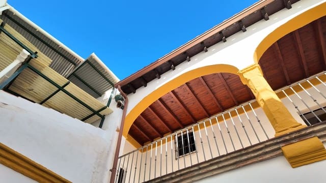 10 bedroom Townhouse for sale in Casarabonela - € 595,000 (Ref: 9353829)