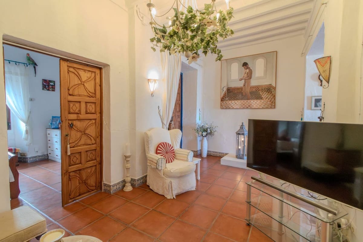 4 bedroom Townhouse for sale in Alora with garage - € 375,000 (Ref: 9356967)