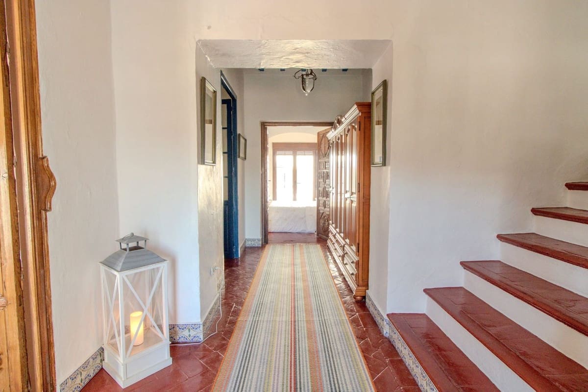 4 bedroom Townhouse for sale in Alora with garage - € 375,000 (Ref: 9356967)