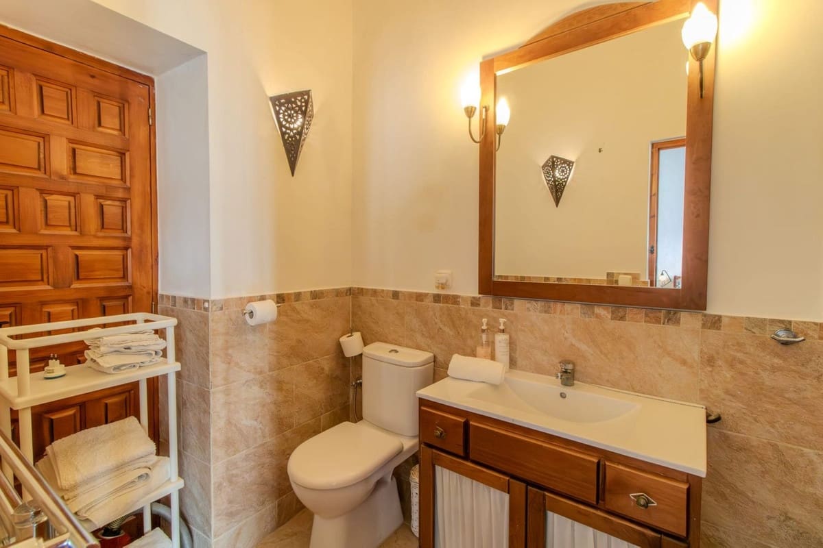 4 bedroom Townhouse for sale in Alora with garage - € 375,000 (Ref: 9356967)
