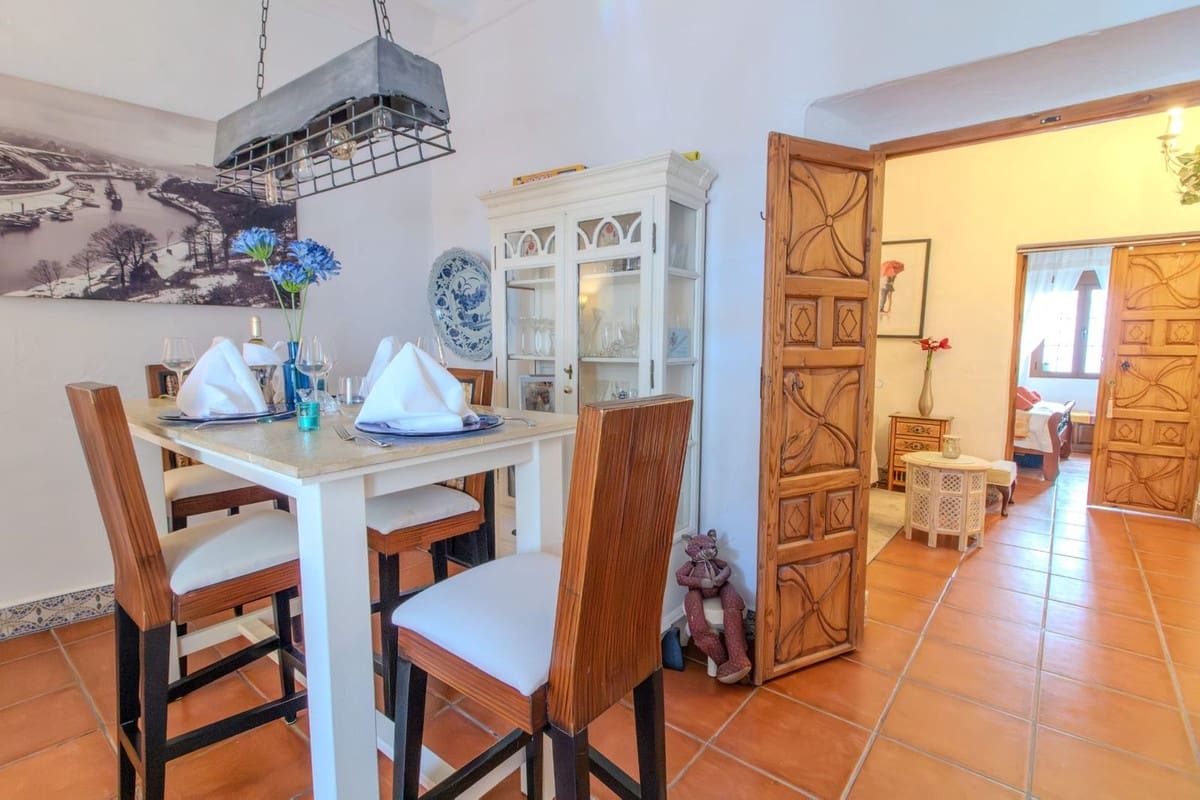 4 bedroom Townhouse for sale in Alora with garage - € 349,000 (Ref: 9356967)
