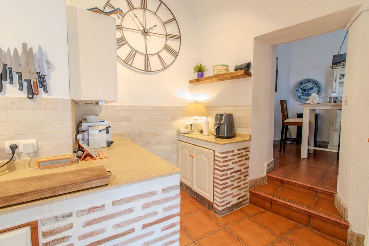 4 bedroom Townhouse for sale in Alora with garage - € 349,000 (Ref: 9356967)
