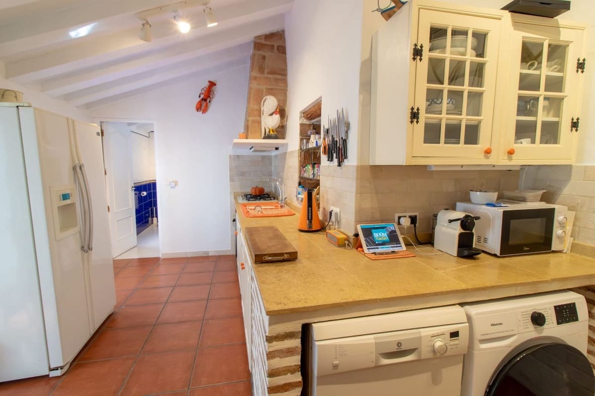 4 bedroom Townhouse for sale in Alora with garage - € 349,000 (Ref: 9356967)