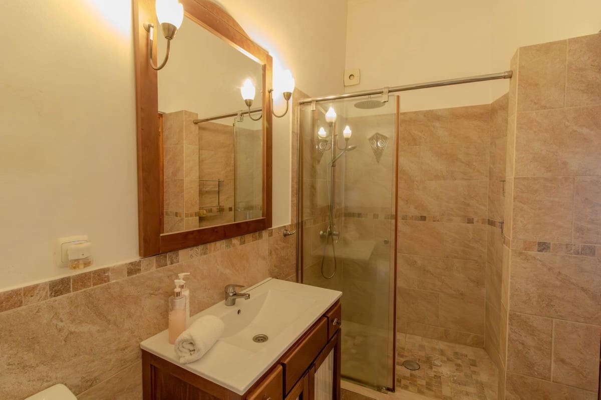 4 bedroom Townhouse for sale in Alora with garage - € 349,000 (Ref: 9356967)