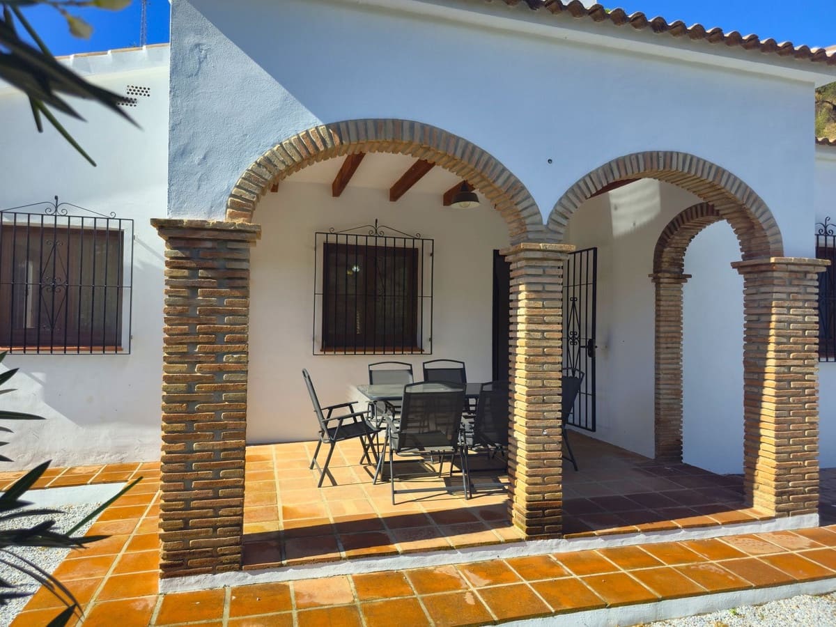 3 bedroom Villa for sale in Archez with pool garage - € 349,000 (Ref: 9357973)