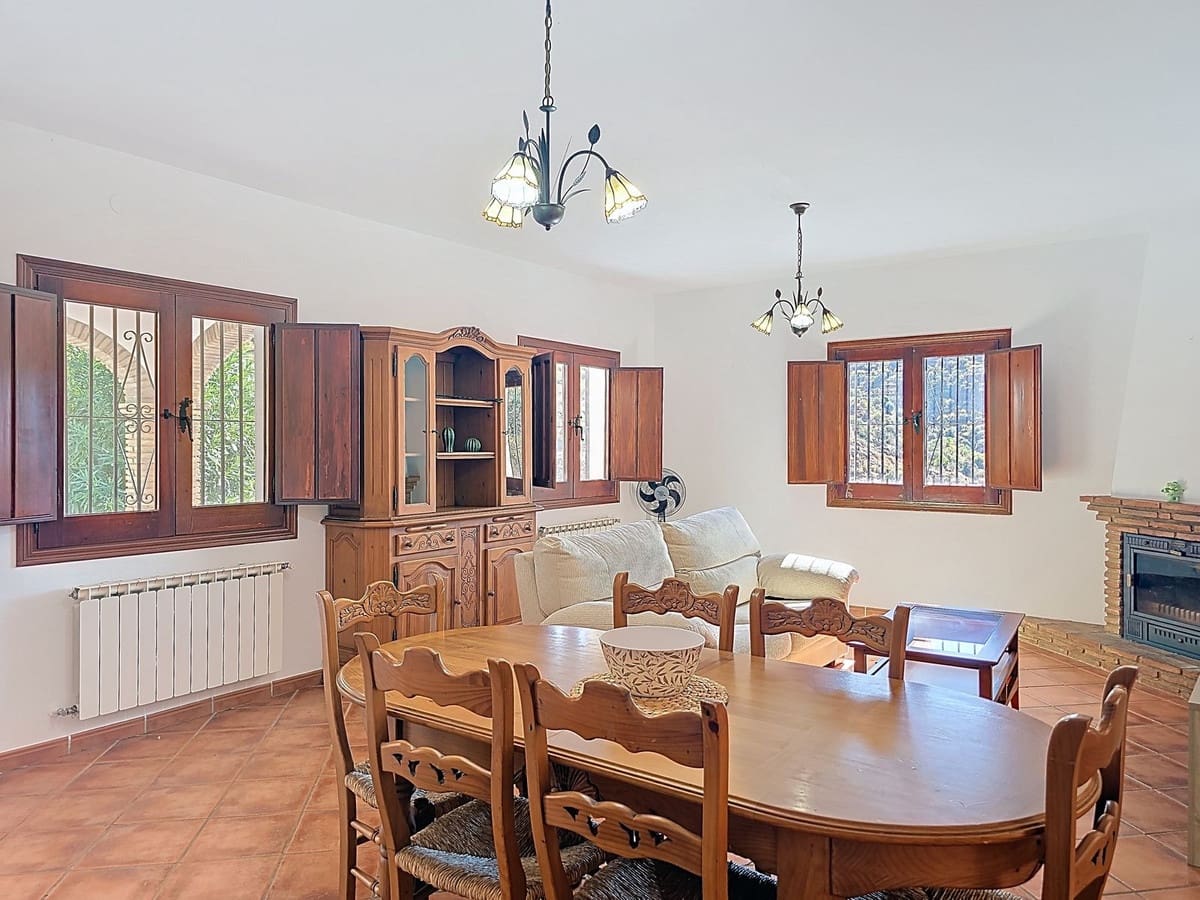 3 bedroom Villa for sale in Archez with pool garage - € 349,000 (Ref: 9357973)