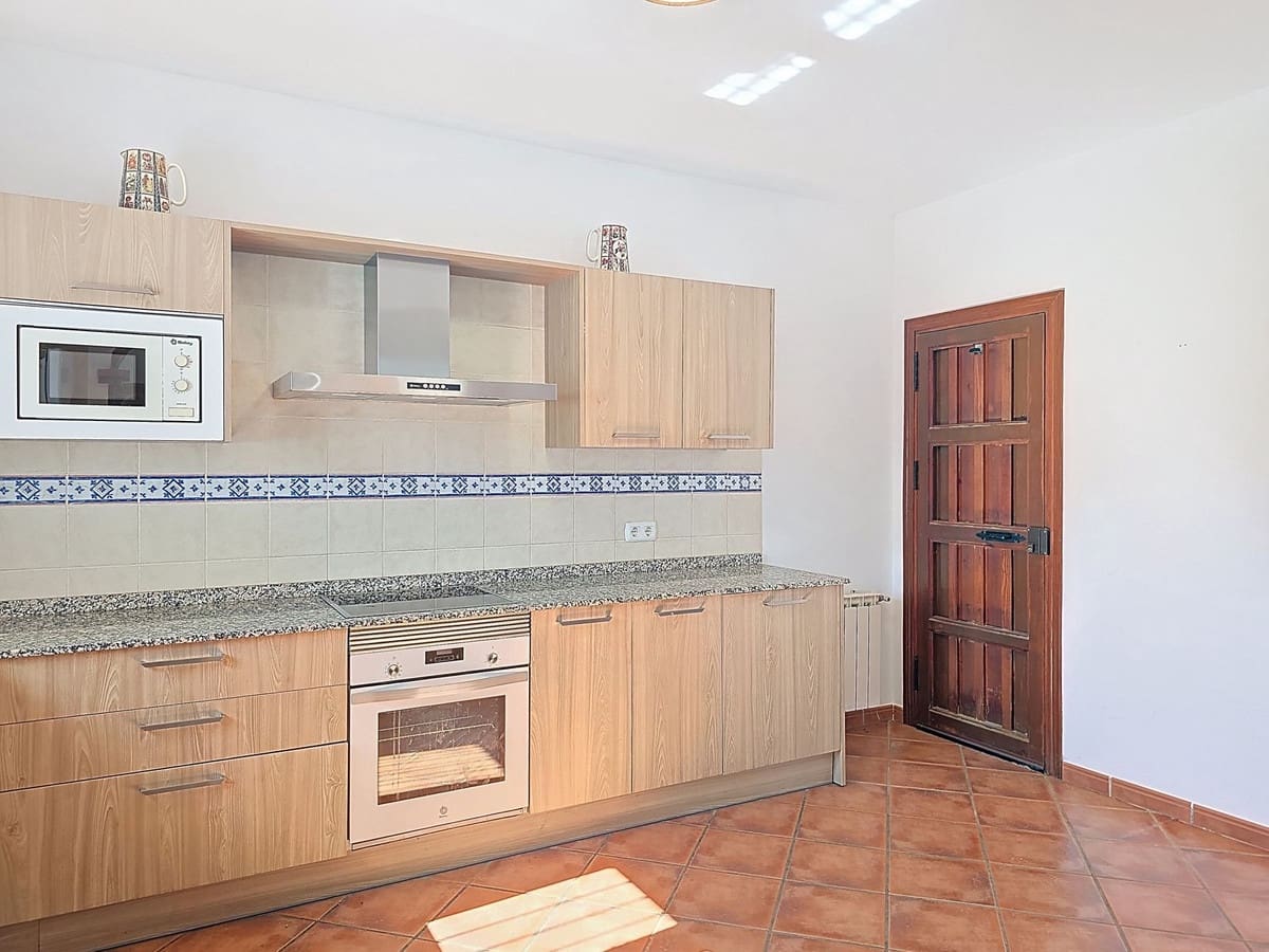 3 bedroom Villa for sale in Archez with pool garage - € 349,000 (Ref: 9357973)