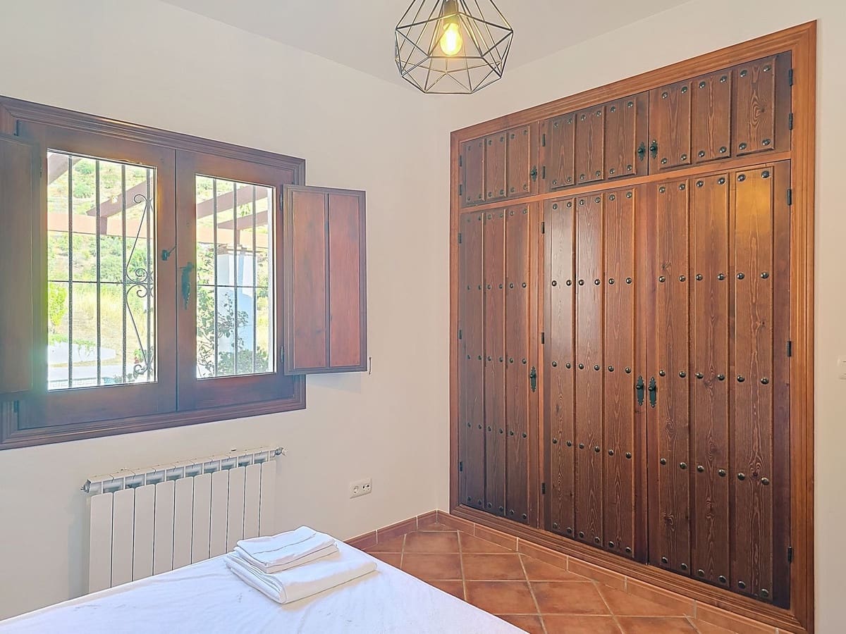 3 bedroom Villa for sale in Archez with pool garage - € 349,000 (Ref: 9357973)