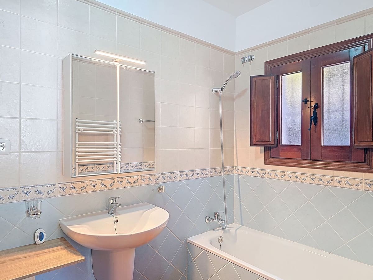 3 bedroom Villa for sale in Archez with pool garage - € 349,000 (Ref: 9357973)