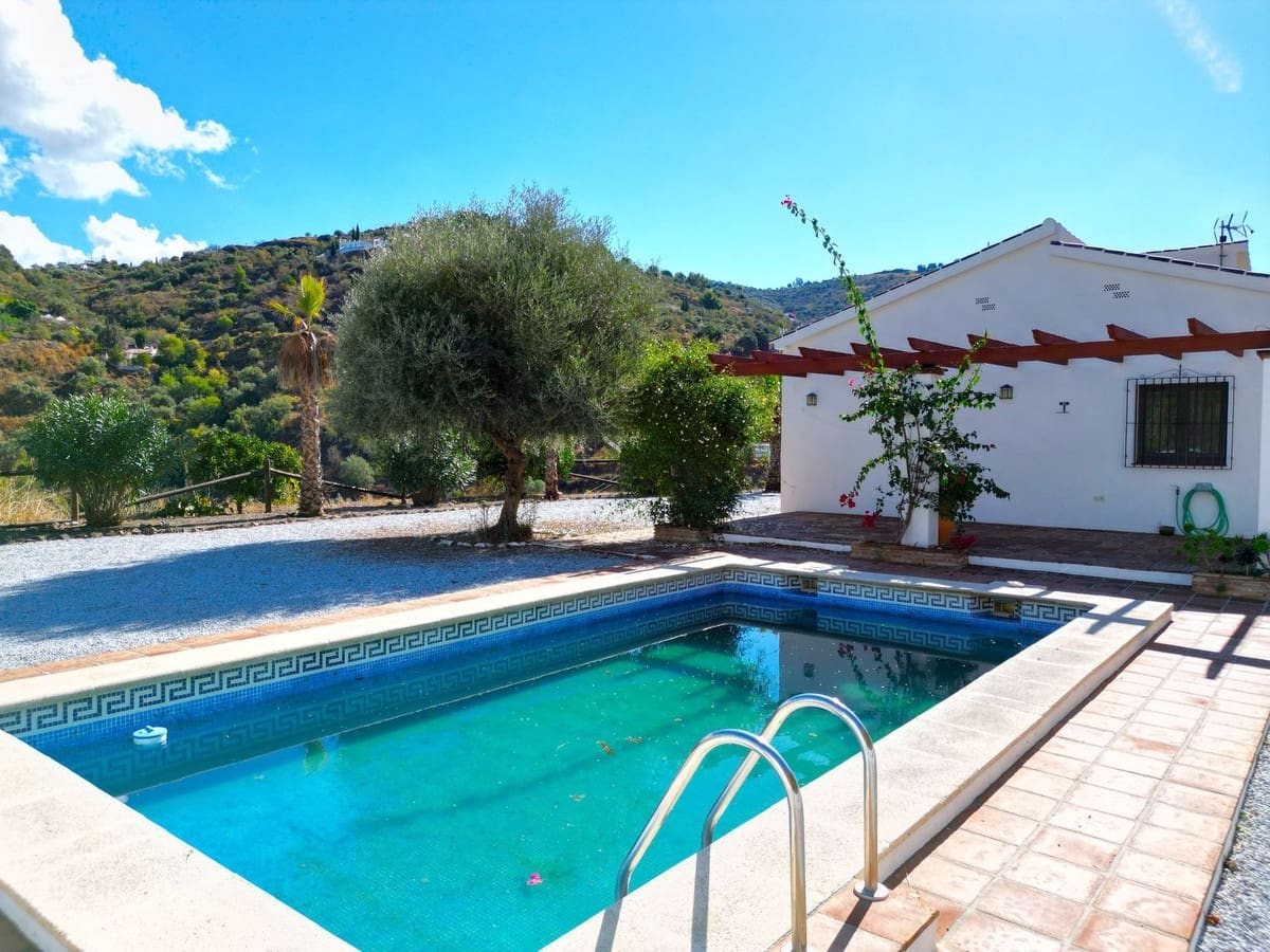 3 bedroom Villa for sale in Archez with pool garage - € 349,000 (Ref: 9357973)