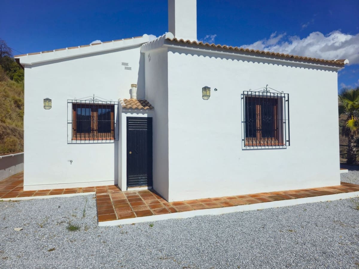 3 bedroom Villa for sale in Archez with pool garage - € 349,000 (Ref: 9357973)
