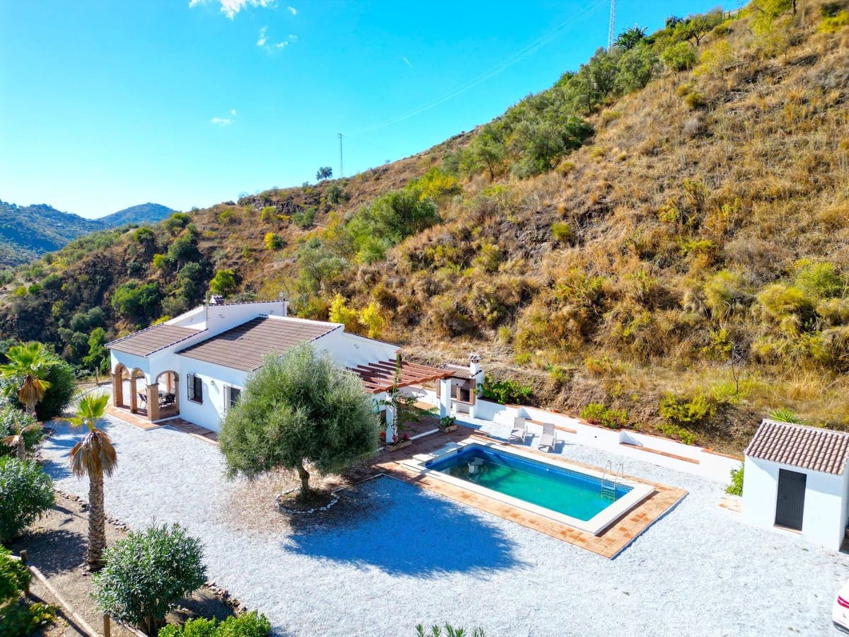 3 bedroom Villa for sale in Archez with pool garage - € 349,000 (Ref: 9357973)