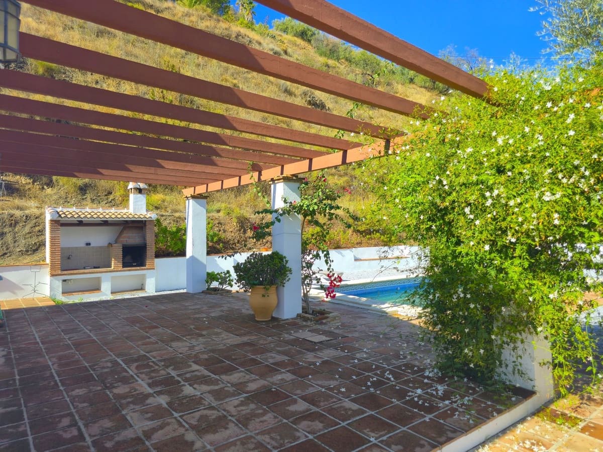 3 bedroom Villa for sale in Archez with pool garage - € 349,000 (Ref: 9357973)