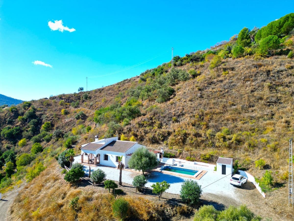 3 bedroom Villa for sale in Archez with pool garage - € 349,000 (Ref: 9357973)