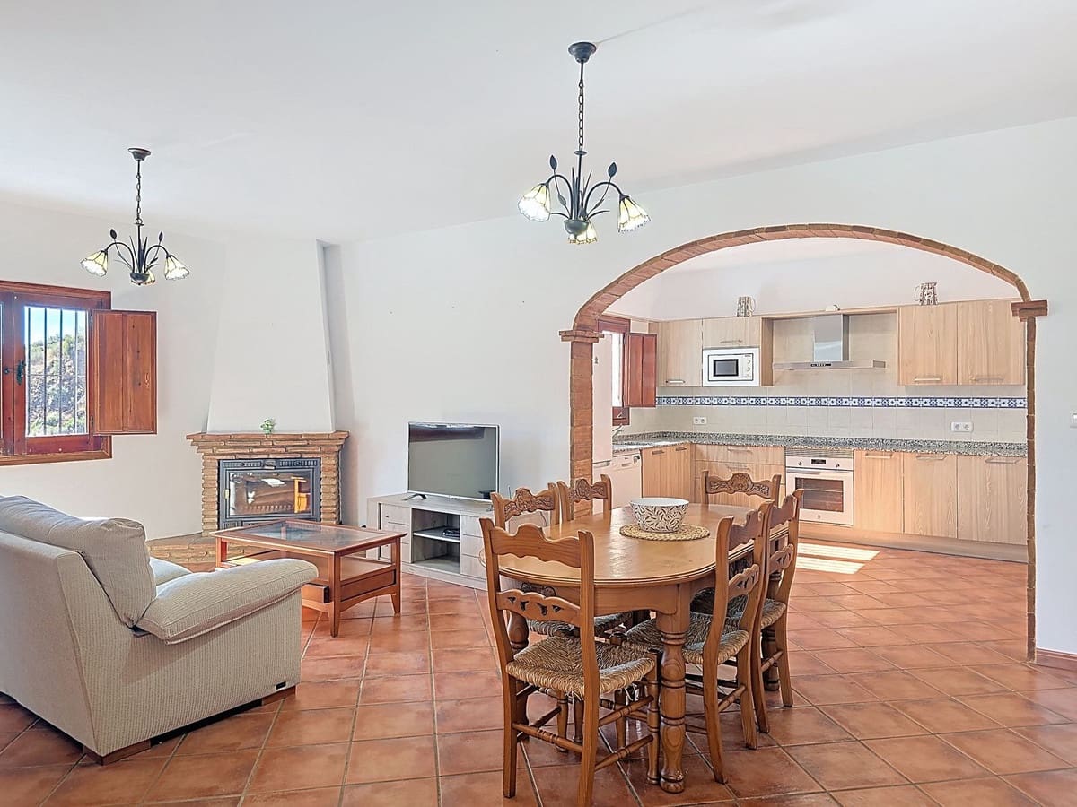 3 bedroom Villa for sale in Archez with pool garage - € 349,000 (Ref: 9357973)