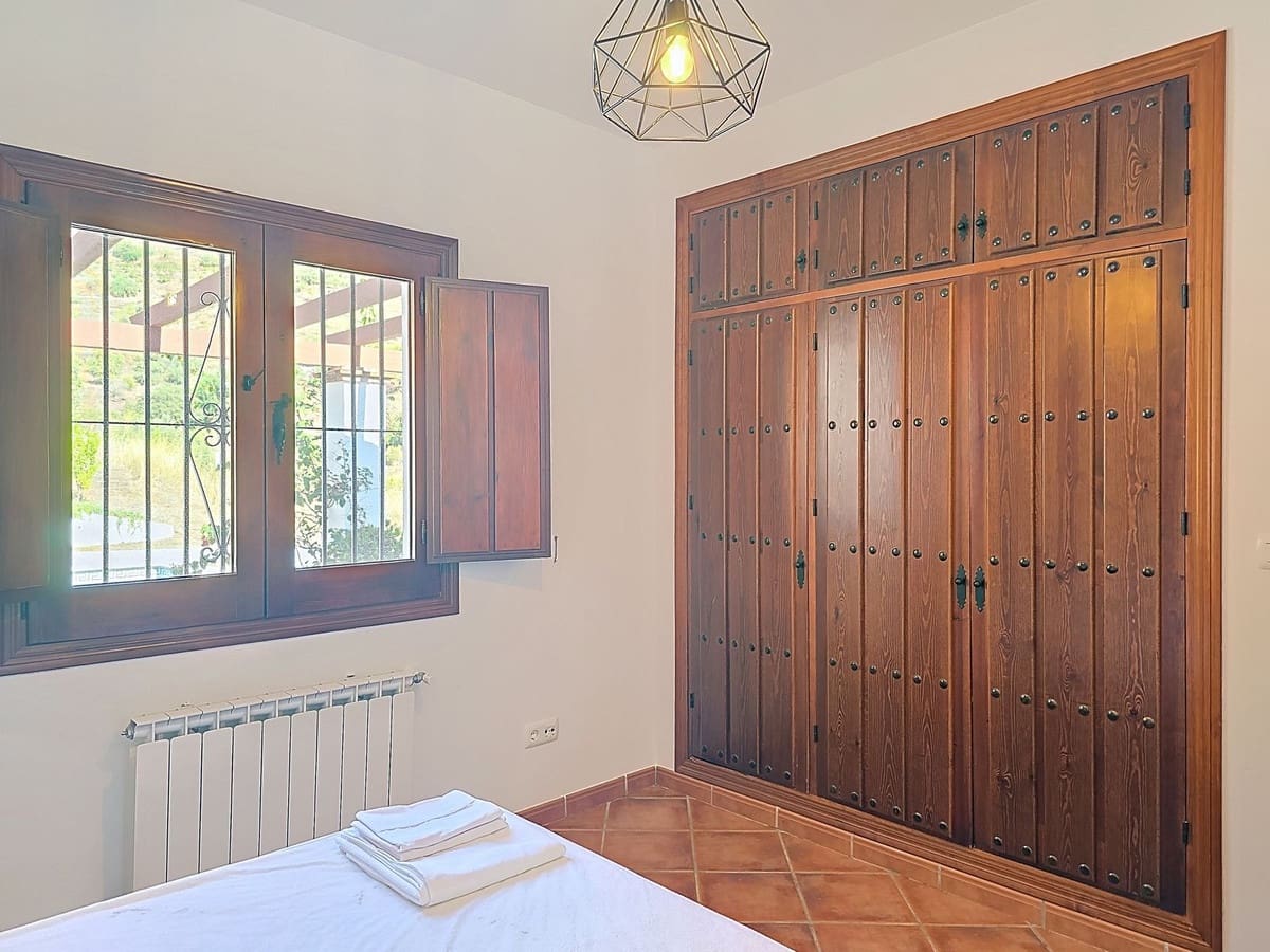 3 bedroom Villa for sale in Archez with pool garage - € 349,000 (Ref: 9357973)