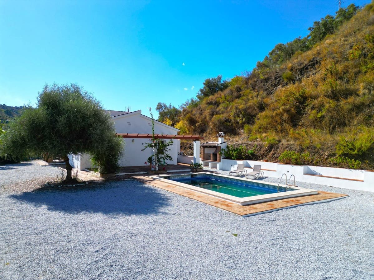 3 bedroom Villa for sale in Archez with pool garage - € 349,000 (Ref: 9357973)