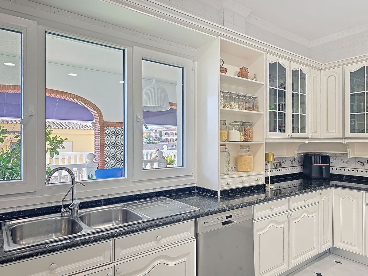 7 soveværelse Villa til salg i Motril med swimmingpool garage - € 900.000 (Ref: 9361789)