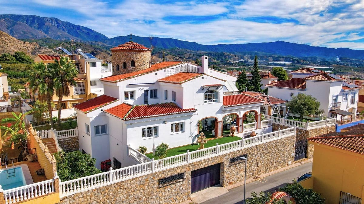 7 soveværelse Villa til salg i Motril med swimmingpool garage - € 900.000 (Ref: 9361789)