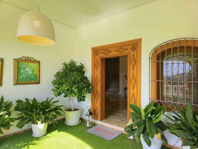 Chalet de 7 habitaciones en Motril en venta con piscina garaje - 900.000 € (Ref: 9361789)