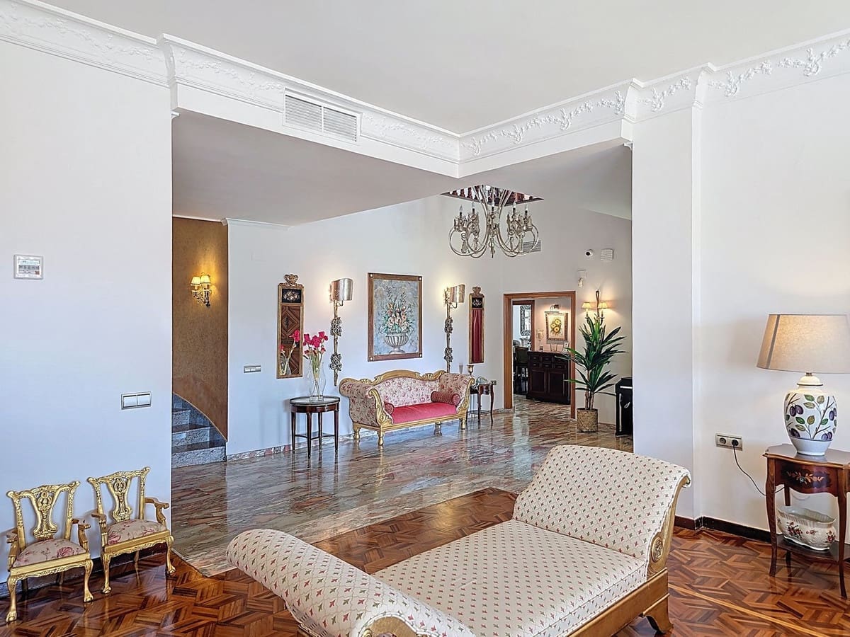 7 bedroom Villa for sale in Motril with pool garage - € 900,000 (Ref: 9361789)
