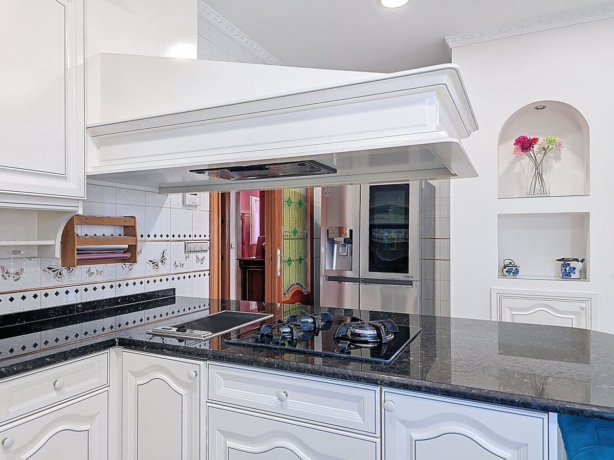 7 bedroom Villa for sale in Motril with pool garage - € 900,000 (Ref: 9361789)
