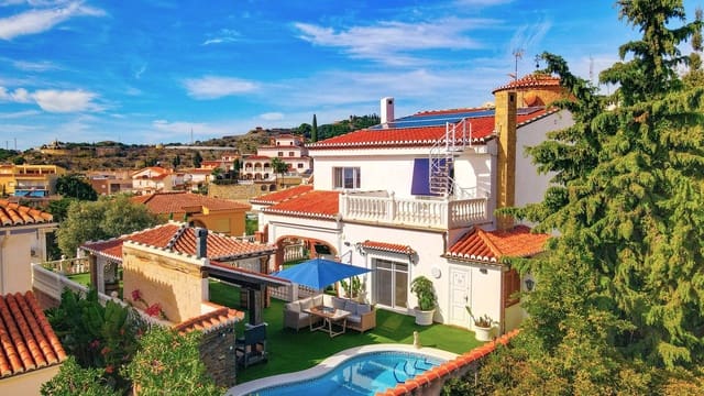 Chalet de 7 habitaciones en Motril en venta con piscina garaje - 900.000 € (Ref: 9361789)