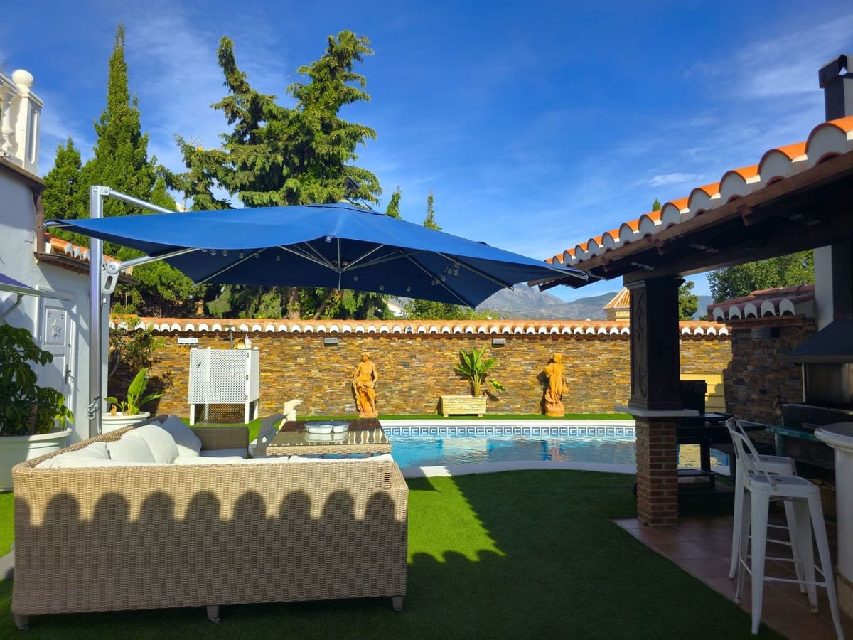 7 bedroom Villa for sale in Motril with pool garage - € 900,000 (Ref: 9361789)