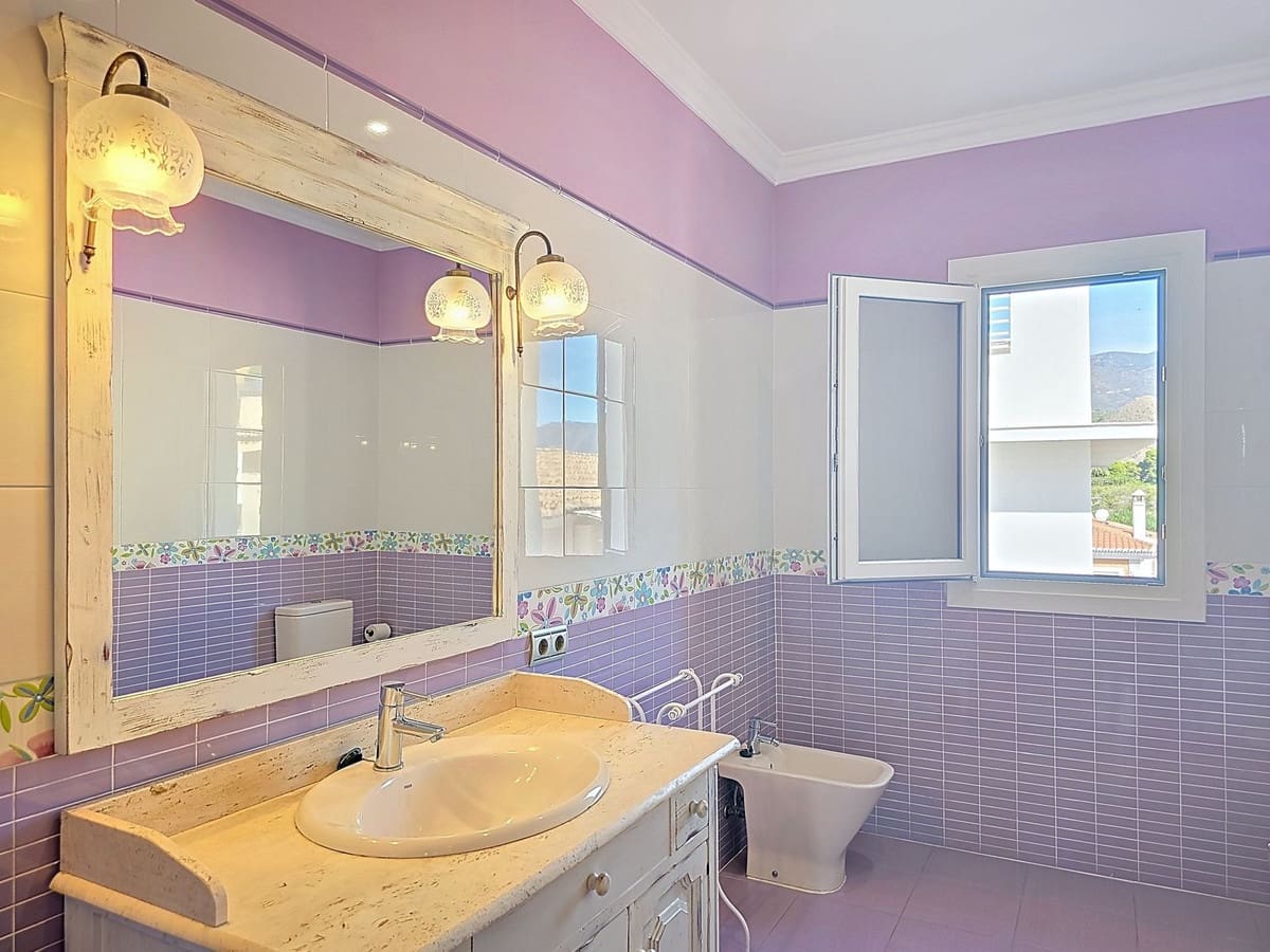 7 bedroom Villa for sale in Motril with pool garage - € 900,000 (Ref: 9361789)