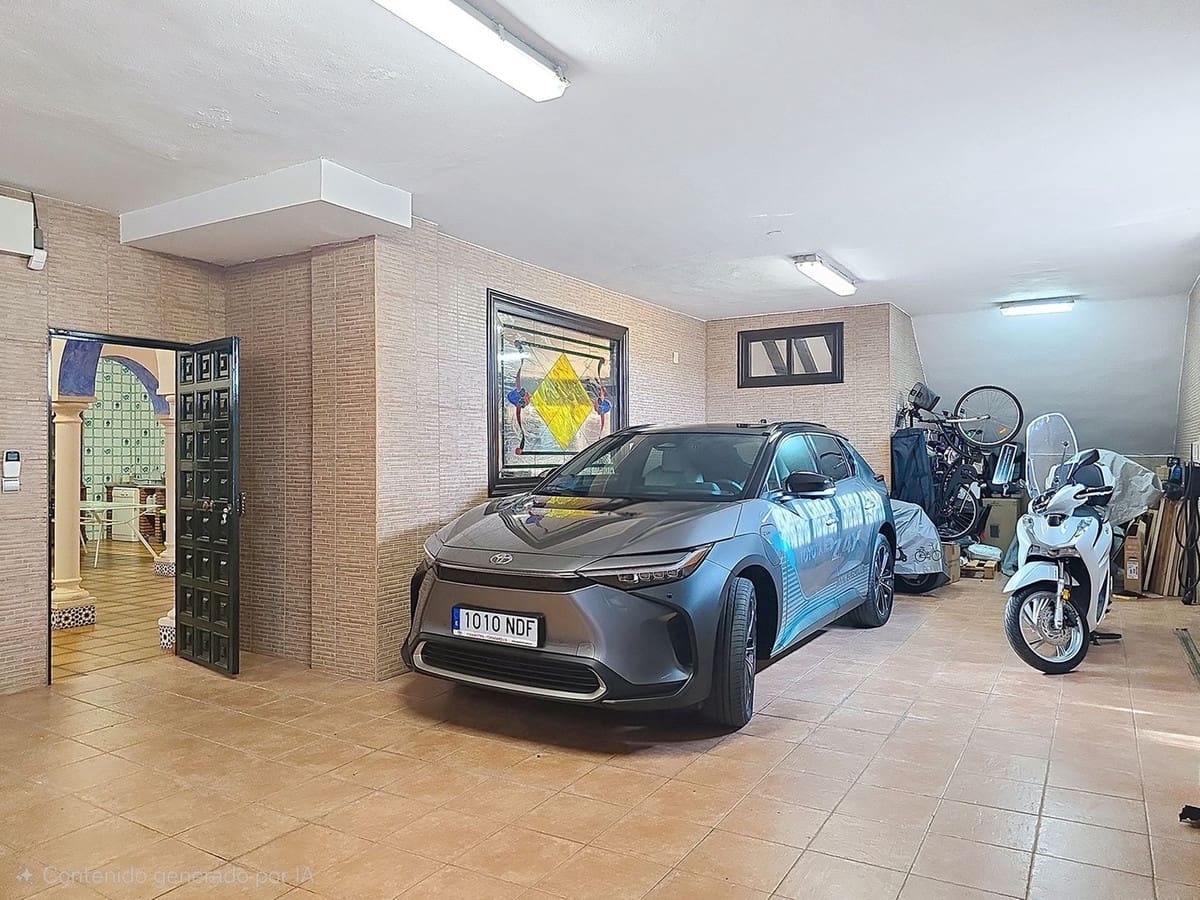 7 bedroom Villa for sale in Motril with pool garage - € 900,000 (Ref: 9361789)