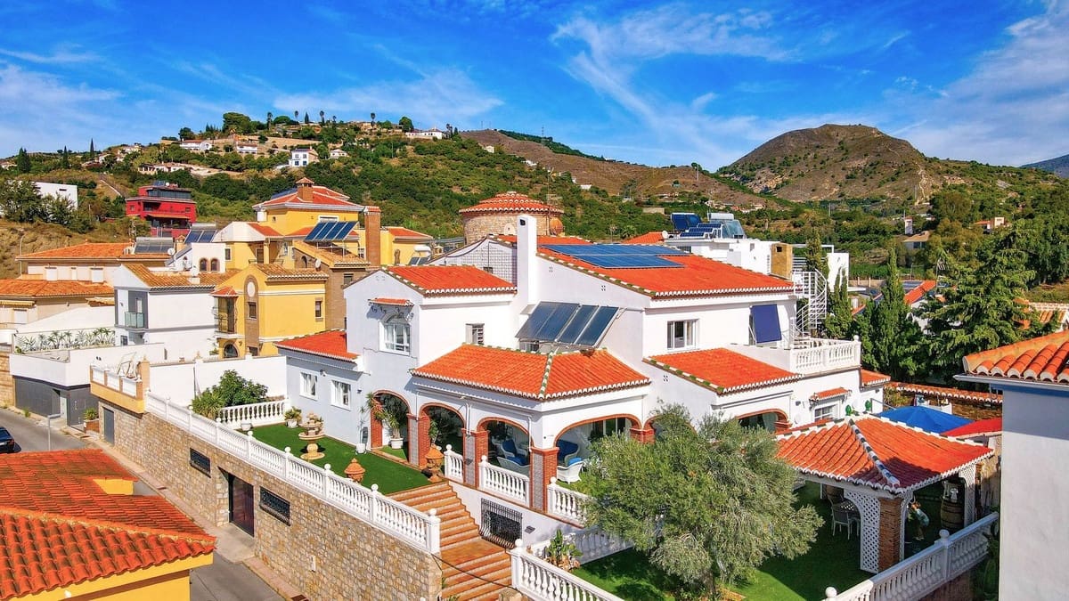 7 bedroom Villa for sale in Motril with pool garage - € 900,000 (Ref: 9361789)